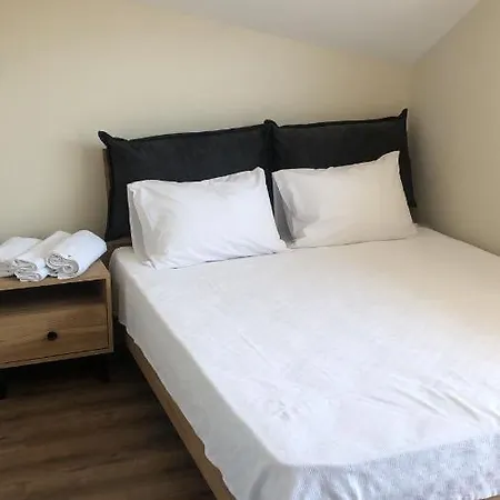 Pinna Guest house *